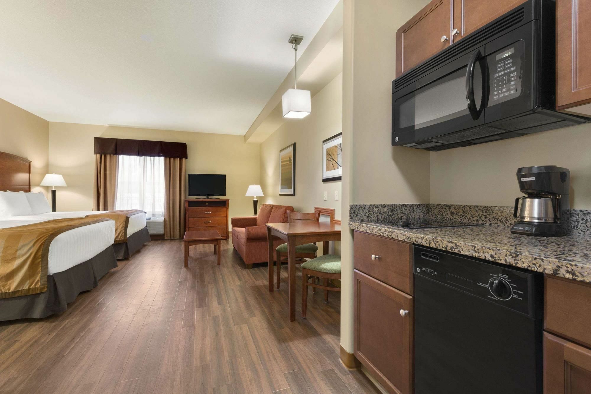 Days Inn & Suites By Wyndham Sherwood Park Edmonton Exterior foto